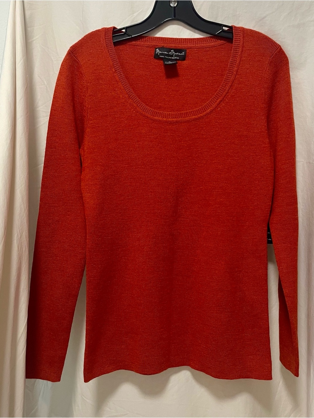 mercer & madison 100% merino wool burnt orange scoop Neck Lightweight Sweater